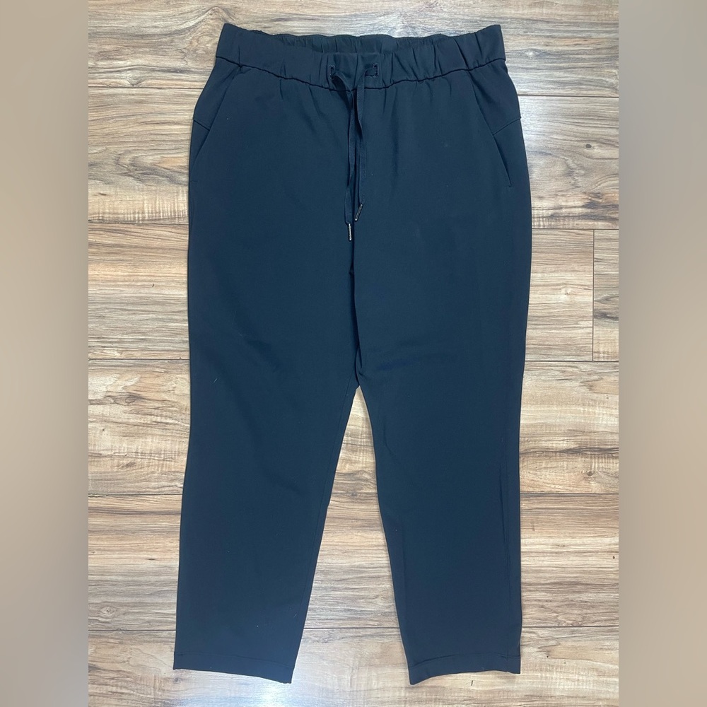 Lululemon On the Fly 7/8 Pant Wide Leg Cropped Women's Size 10 W5BPNS - Picture 3 of 9